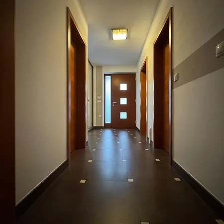 Vila S Krytym Bazenem A Vyhledem Na Zamek