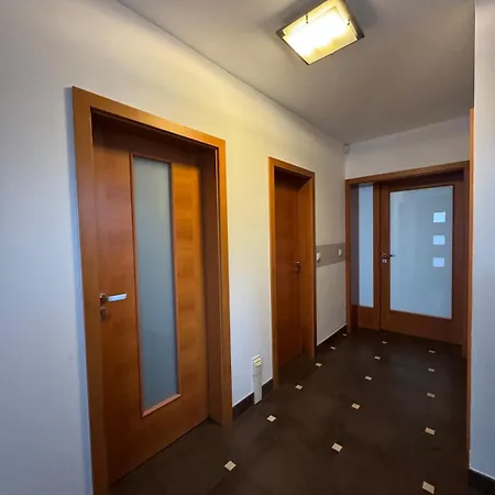 Vila S Krytym Bazenem A Vyhledem Na Zamek