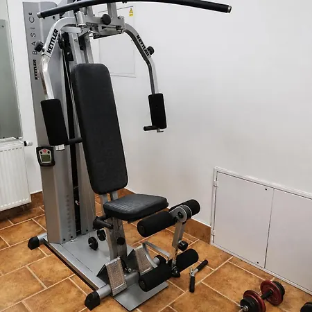 S Krytym Bazenem A Vyhledem Na Zamek 别墅 *